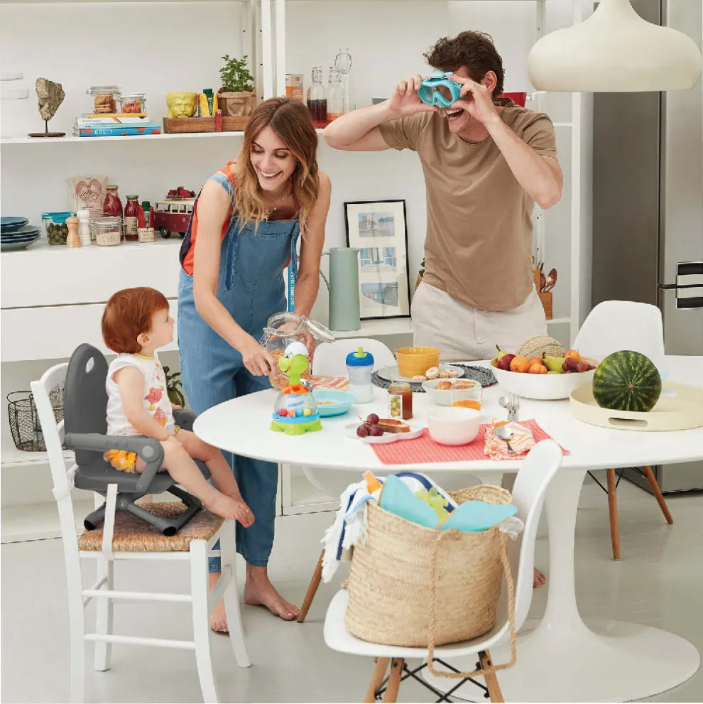 (PRE ORDER) CHICCO Pocket Snack (Travel Portable Baby Chair)| Nursery & Baby Gear