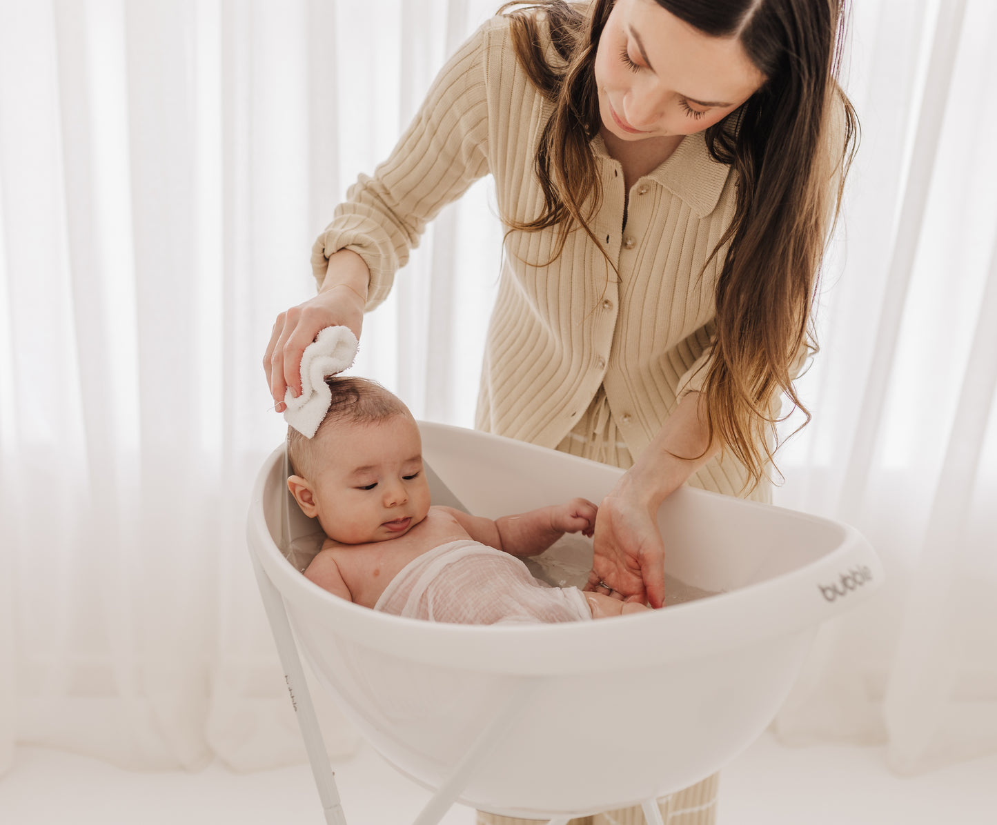 BUBBLE Cuddle Bath with Bath Seat (Baby Bath Tub)| Nursery & Baby Gear